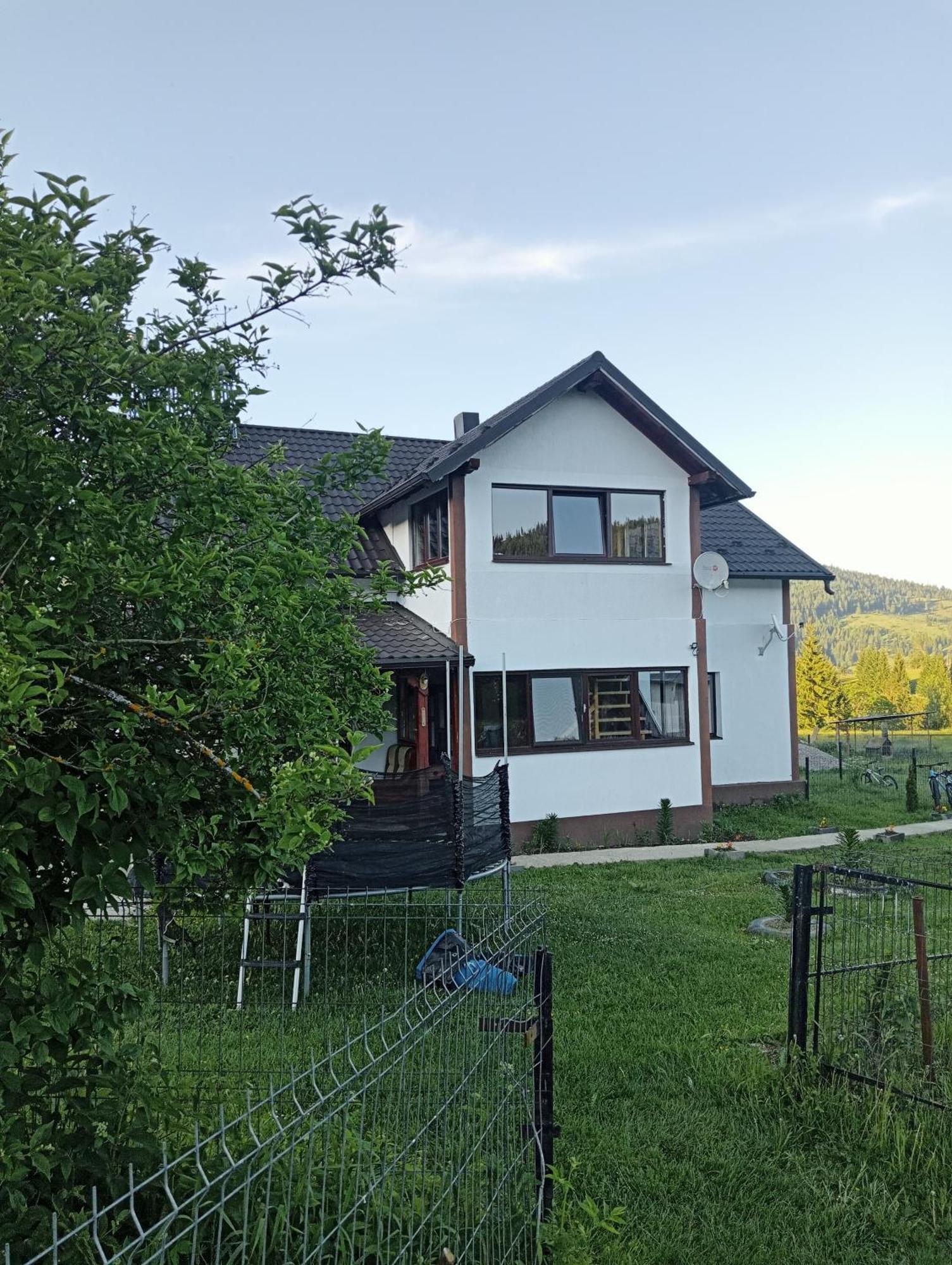 Гостевой дом Casa Vasy Ватра-Дорней Экстерьер фото